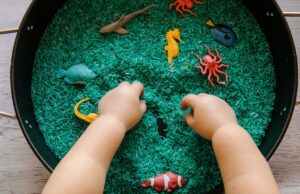 Πώς το αισθητηριακό παιχνίδι ωφελεί το παιδί σας