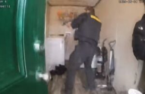 Μητέρα στο Μίσιγκαν έπνιγε το 2χρονο παιδί της σε μπανιέρα και το έσωσαν αστυνομικοί