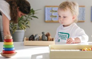 «Ακολούθησε το παιδί»: Πώς μια μοντεσσοριανή τακτική άλλαξε το πώς βίωνα τη μητρότητα