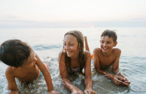 Έχουμε το δικαίωμα να επιπλήξουμε το παιδί κάποιου άλλου;