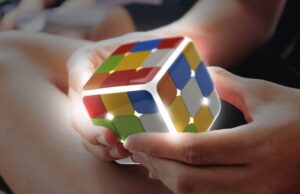 Τα οφέλη του κύβου του Rubik στην ανάπτυξη της παιδικής ευφυΐας