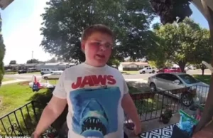 Έγινε VIRAL o μικρός Σέιντεν Γουόκερ που κτύπησε κουδούνι γιατί «χρειαζόταν μερικούς φίλους»