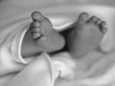 Τραγωδία στην Κρήτη: Κοριτσάκι 2 ετών πέθανε ξαφνικά στην αγκαλιά της μητέρας του