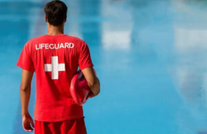 Ναυαγοσώστες: Προσέχετε τα μωρά σας – Δεν κάνουμε babysitting