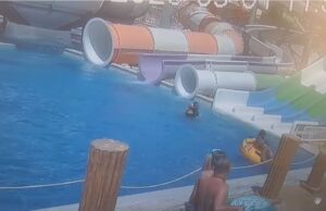 Παραλίγο τραγωδία με κοριτσάκι που έπεσε στο νερό από νεροτσουλήθρα και κόντεψε να πνιγεί – Σωτήρια παρέμβαση ναυαγοσώστη