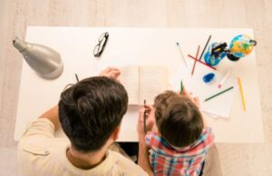 Μπαμπάδες: Έχουν «μοναδική επίδραση» στην εκπαίδευση των παιδιών, λένε οι επιστήμονες