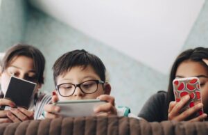 Αυτή είναι η πρώτη πόλη στον κόσμο που απαγορεύει επίσημα στα παιδιά να έχουν κινητό τηλέφωνο