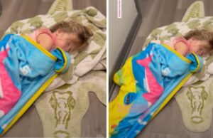 3χρονη κοιμήθηκε στο χαλάκι του μπάνιου για να είναι κοντά στη μαμά της που έκανε ντους!