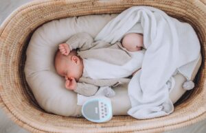 Η Αμερικανική Ακαδημία Παιδιατρικής προειδοποιεί ότι τα μωρά διατρέχουν κίνδυνο απώλειας ακοής από συσκευές ήχου