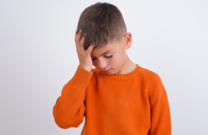 Έρευνα: Το άγχος στην παιδική ηλικία επηρεάζει τον εγκέφαλο περισσότερο από έναν τραυματισμό στο κεφάλι