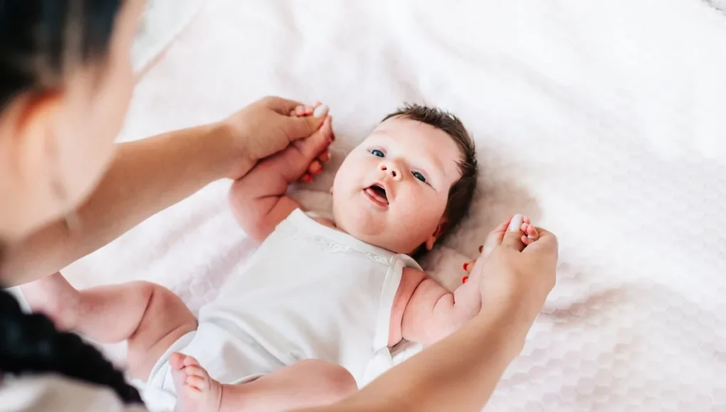 Τι να κάνετε με το νεογέννητο τον πρώτο μήνα – Δραστηριότητες και οφέλη