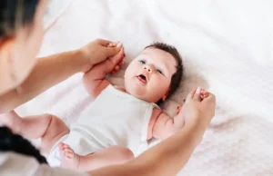 Τι να κάνετε με το νεογέννητο τον πρώτο μήνα – Δραστηριότητες και οφέλη