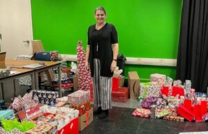 Καθηγήτρια σε φτωχική γειτονιά πήρε δώρα για όλους τους μαθητές του σχολείου!