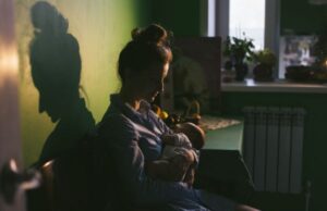 Ξενύχτια με το νεογέννητο: Ένας οδηγός επιβίωσης για γονείς