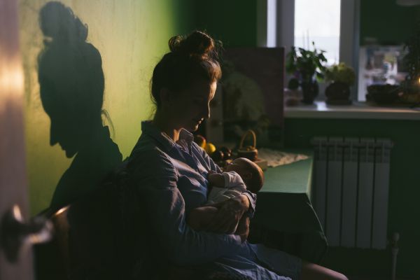 Ξενύχτια με το νεογέννητο: Ένας οδηγός επιβίωσης για γονείς