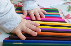 Παιδί: Τι μπορούν να μας «πουν» τα χρώματα που χρησιμοποιεί;