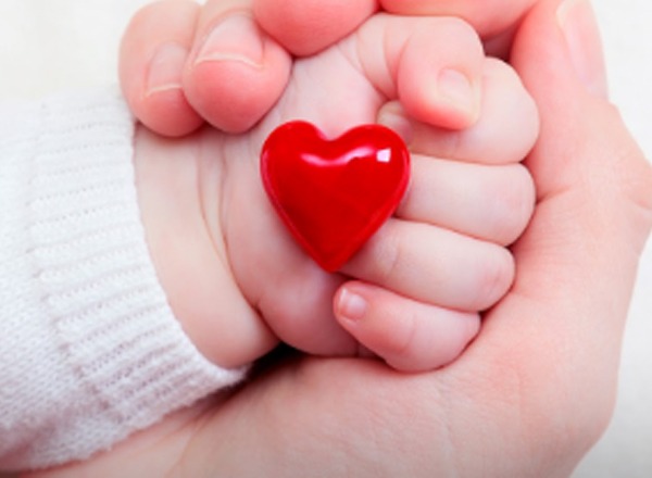 Υπ. Υγείας: Καλύτερη δυνατή περίθαλψη για παιδιά με συγγενείς καρδιοπάθειες
