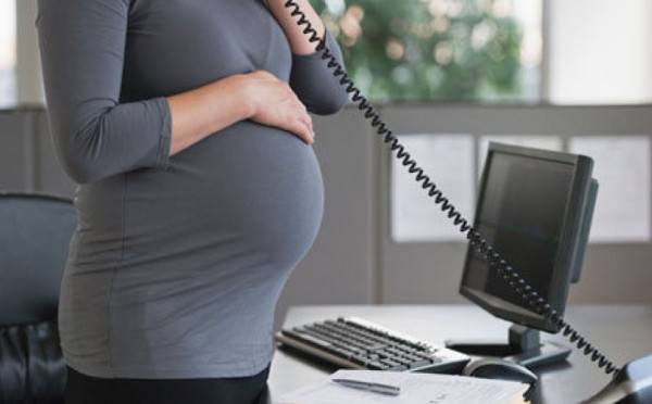Αυξάνεται η άδεια μητρότητας σε 22 εβδομάδες – Η απόφαση του Υπουργικού