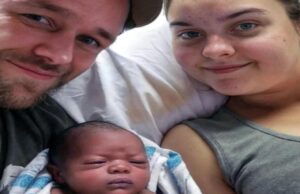 Το θαύμα της γενετικής: λευκό ζευγάρι γέννησε μαύρο μωράκι!