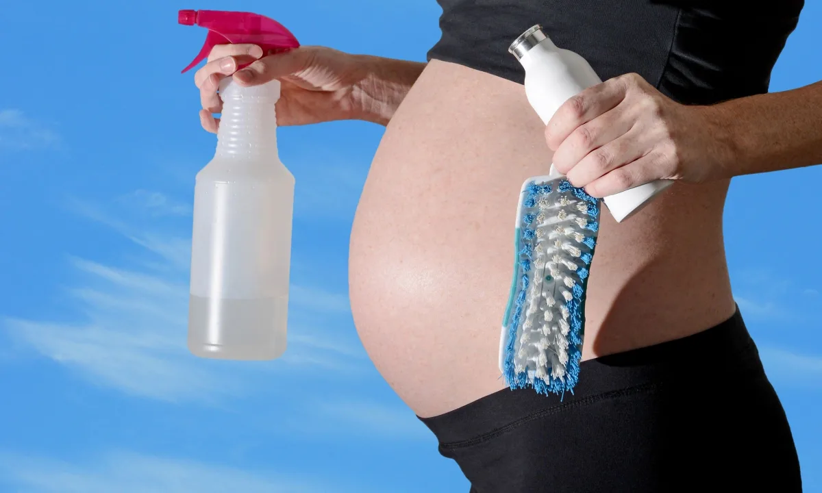 Καθαριστικά και αποσμητικά χώρου στην εγκυμοσύνη: Πόσο ασφαλής είναι η χρήση τους;