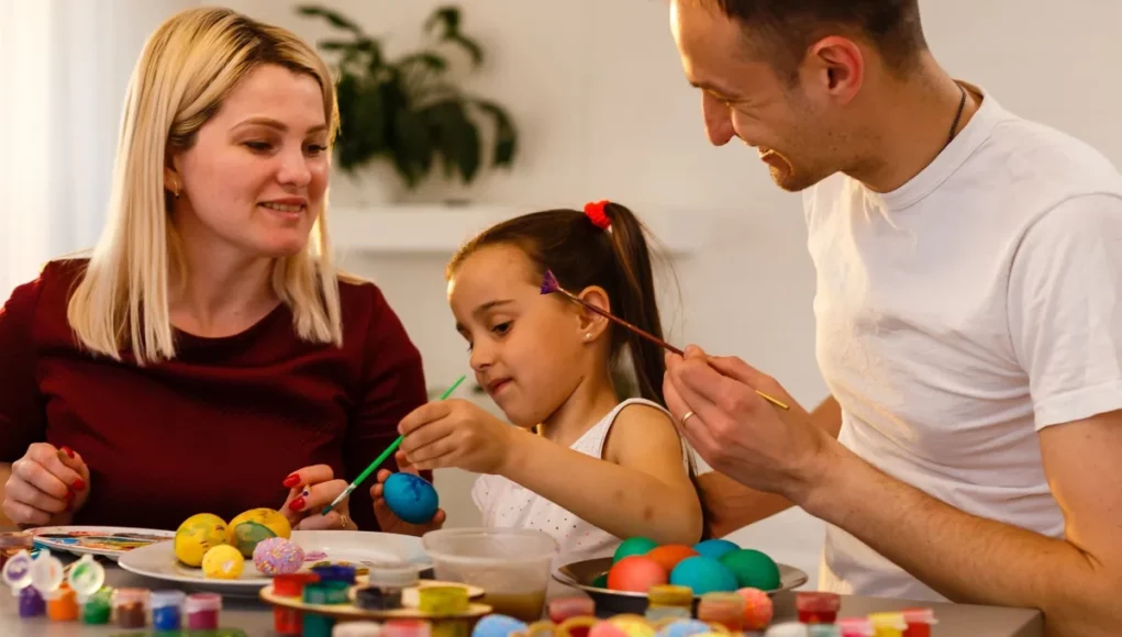 &Pi;ά&sigma;&chi;&alpha; &mu;&epsilon; &pi;&alpha;&iota;&delta;&iota;ά: &Omicron;&delta;&eta;&gamma;ό&sigmaf; &delta;&iota;&alpha;&sigma;&kappa;έ&delta;&alpha;&sigma;&eta;&sigmaf; &kappa;&alpha;&iota; &delta;&eta;&mu;&iota;&omicron;&upsilon;&rho;&gamma;&iota;&kappa;ό&tau;&eta;&tau;&alpha;&sigmaf;