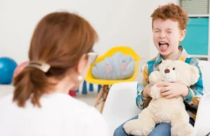 «Θέλω τον μπαμπά»- Τι να κάνετε όταν το παιδί σας προτιμά μόνο τον ένα γονέα από τους δύο