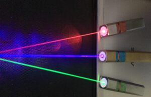 Καλούν καταναλωτές να είναι προσεκτικοί από χρήση συσκευών LASER, οι αρμόδιοι