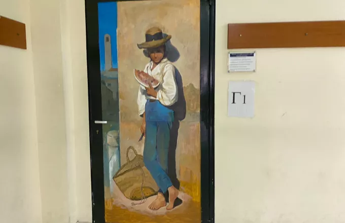 Σχολείο – γκαλερί στην Καλαμαριά: Μαθητές ζωγράφισαν έργα Πικάσο και Φασιανού στις πόρτες