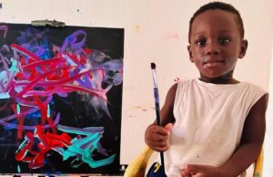 Ο νεότερος ζωγράφος του κόσμου δεν έχει κλείσει καν τα 2 και είναι ήδη επιτυχημένος!