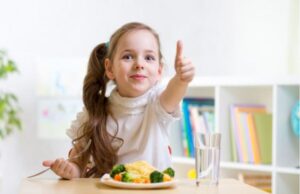 Παιδιά: 6 απλές συμβουλές για να τρώνε υγιεινά