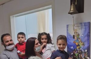 Νίκησε το θηρίο ο μικρός Παναγιώτης και… κτύπησε το καμπανάκι της νίκης!