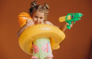 Παιδικά μαγιό: Τι να επιλέξουν οι γονείς και τι να αποφύγουν