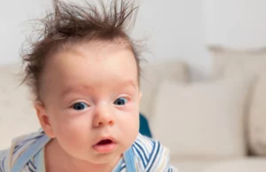 Πότε πέφτουν τα μαλλιά του μωρού;