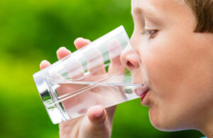 Συμβουλές ενυδάτωσης για δραστήρια παιδιά
