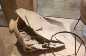 Τετράχρονο αγόρι έσπασε αγγείο ηλικίας 3.500 ετών σε μουσείο – «’Ηταν περίεργος να δει τι έχει μέσα»