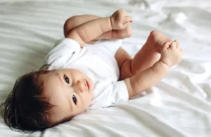 Η ανάπτυξη του μωρού 3–6 μηνών