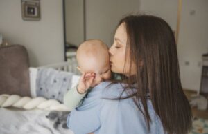 5 τρόποι να ηρεμήσετε το μωρό όταν κλαίει