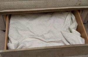 Σοκ: μαμά έκρυβε την 3χρονη κόρη της σε συρτάρι από τη μέρα που γεννήθηκε