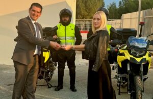 «Θερμοκοιτίδα Αγάπης»: Έκανε δώρο δύο διασωστικές μηχανές στην Υπηρεσία Ασθενοφόρων