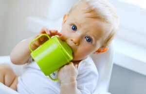 5 πράγματα που πρέπει να ξέρετε για το ποτηράκι του μωρού σας