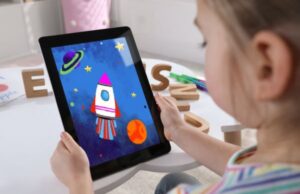 Οι έξυπνες συσκευές δεν κάνουν τα παιδιά πιο έξυπνα