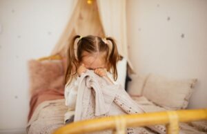 Απλές στρατηγικές για να σταματήσει το παιδί την… γκρίνια