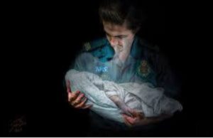 Ανάρτηση που ραγίζει καρδιές από την Υπεύθυνη Υπηρεσίας Ασθενοφόρων: «Πονάει πιο πολύ όταν φεύγουν αυτές οι μικρές ψυχές»