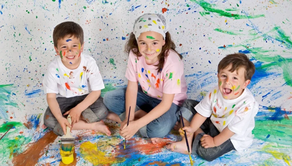 Πώς το messy play επιδρά στην ανάπτυξη του παιδιού;