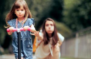 Όταν είσαι «γονιός-οδοστρωτήρας», δεν αφήνεις το παιδί σου να ανοίξει τα φτερά του