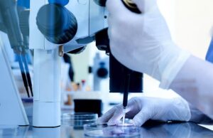 Σκάνδαλο με δότες σπέρματος στην Ολλανδία – 3.000 παιδιά με 25 αδέλφια το καθένα!