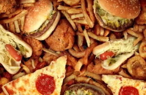 Πέντε λεπτά έκθεσης των παιδιών σε διαφημίσεις πρόχειρου φαγητού οδηγούν σε αύξηση της κατανάλωσης θερμίδων