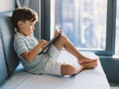 Οθόνες: Γιατί ανησυχούν τόσο οι γονείς;