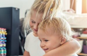 Πώς να μεγαλώσουμε ένα ευγενικό παιδί, σύμφωνα με το Χάρβαρντ