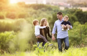 «Κραυγαλέα αντιφατικό»: Οι επιχορηγήσεις του ΚΟΑΠ βάζουν «ΣΤΟΠ» στο επίδομα τέκνου σε οικογένειες